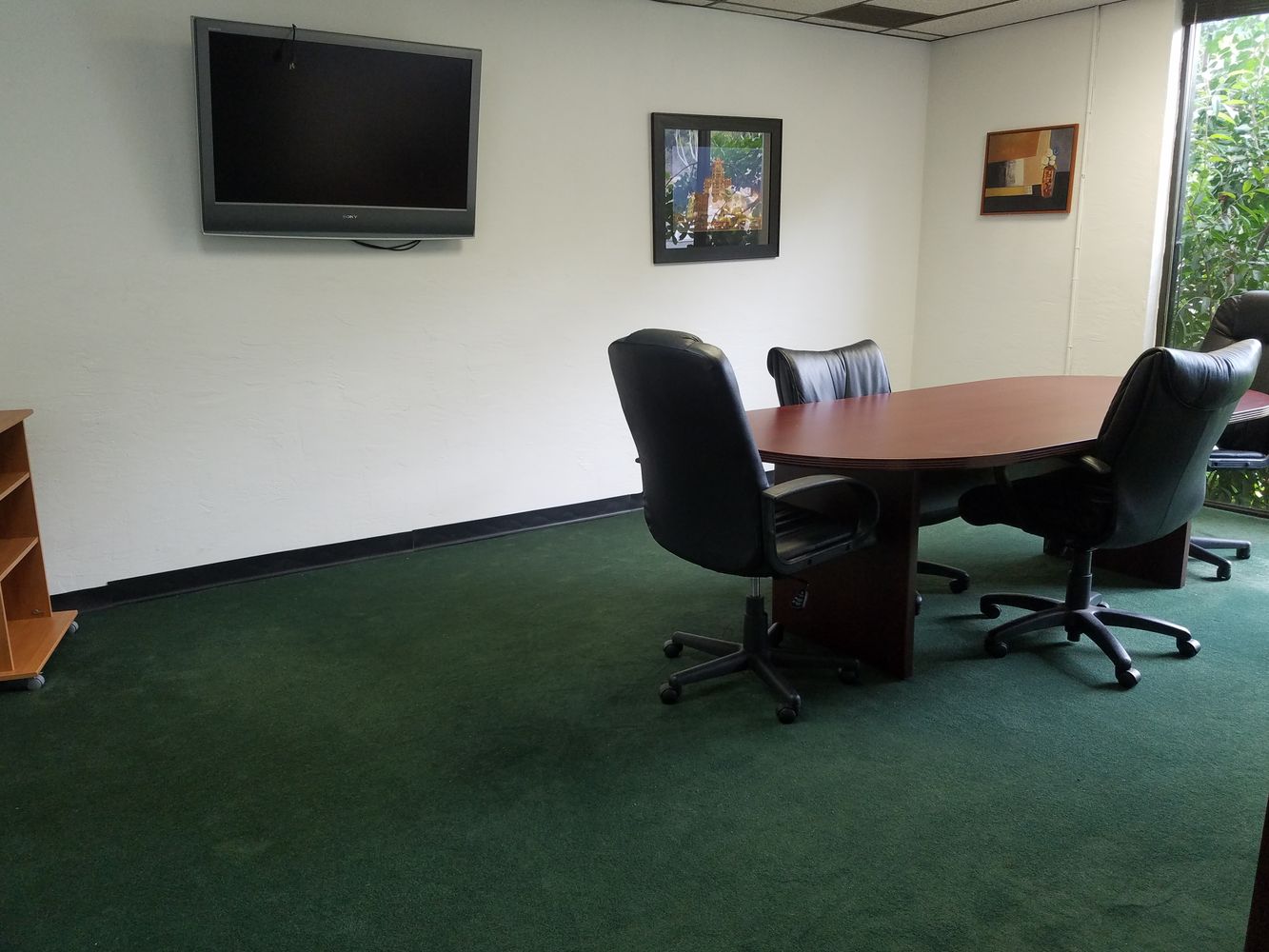 RECEPTION, LARGE PRIVATE OFFICE, LARGE ROOM. FREE MONTH.